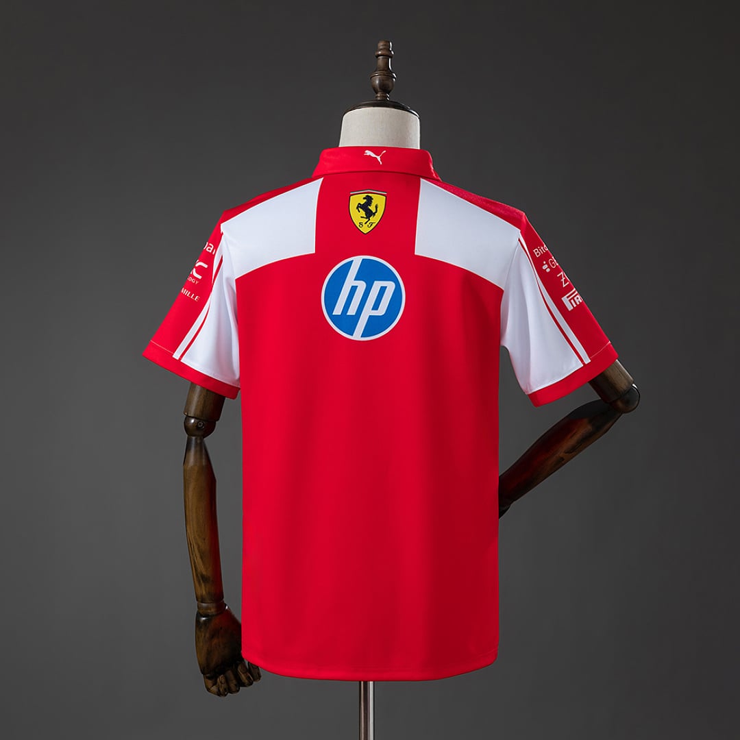 Polo Ferrari F1 Réplica Oficial 2026 - Vista 2