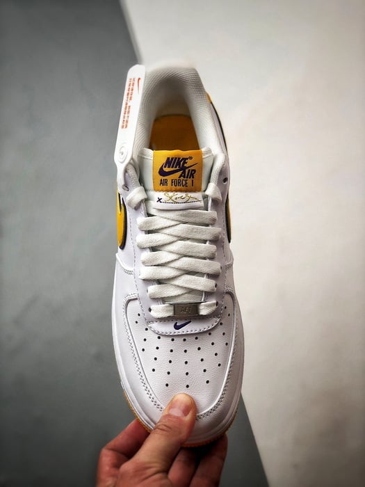 Kobe x Air Force 1 Low Branco, Amarelo e Roxo - Vista 9