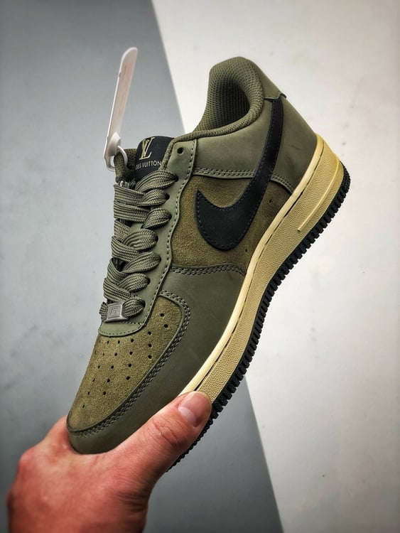 LV x Air Force 1 Low Verde Oliva - Vista 7