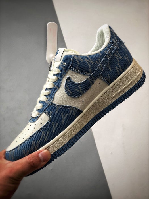 LV x Air Force 1 Low Branco e Azul Estampado - Vista 5