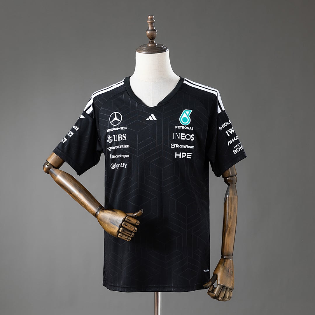 T-Shirt Mercedes-AMG F1 Preto 2026 - Vista 1