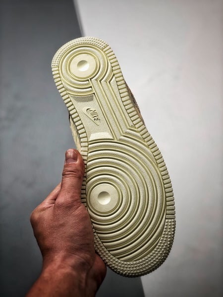 NK Air Force 1 Low Dourado Especial - Vista 4