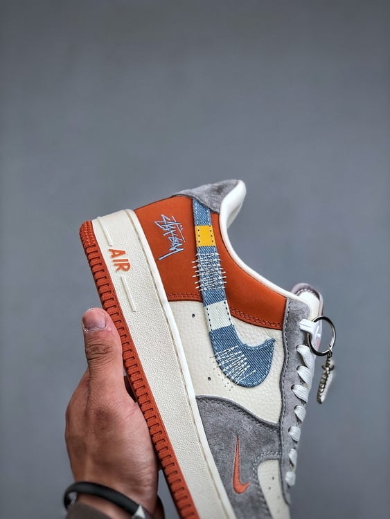 Nike Air Force 1 Low 07 x Stüssy Bege e Preto - Vista 5