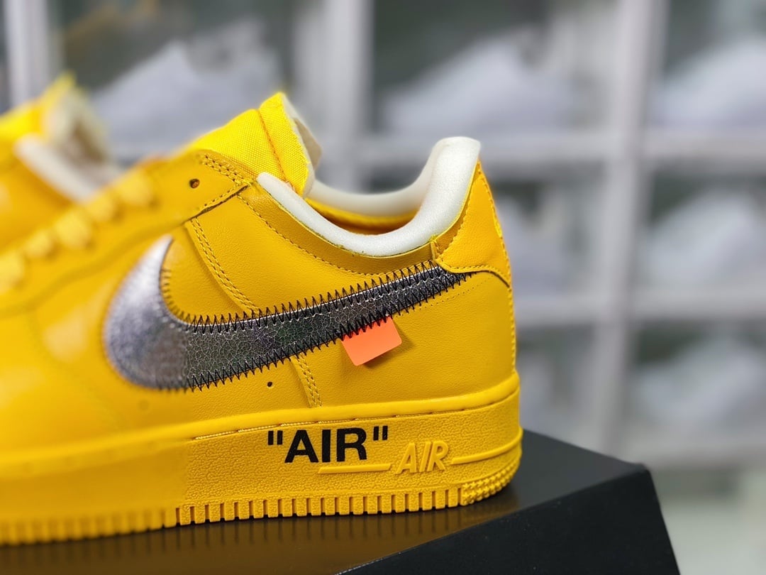 Nike OW Universidade Ouro e Prata Hook - Vista 9