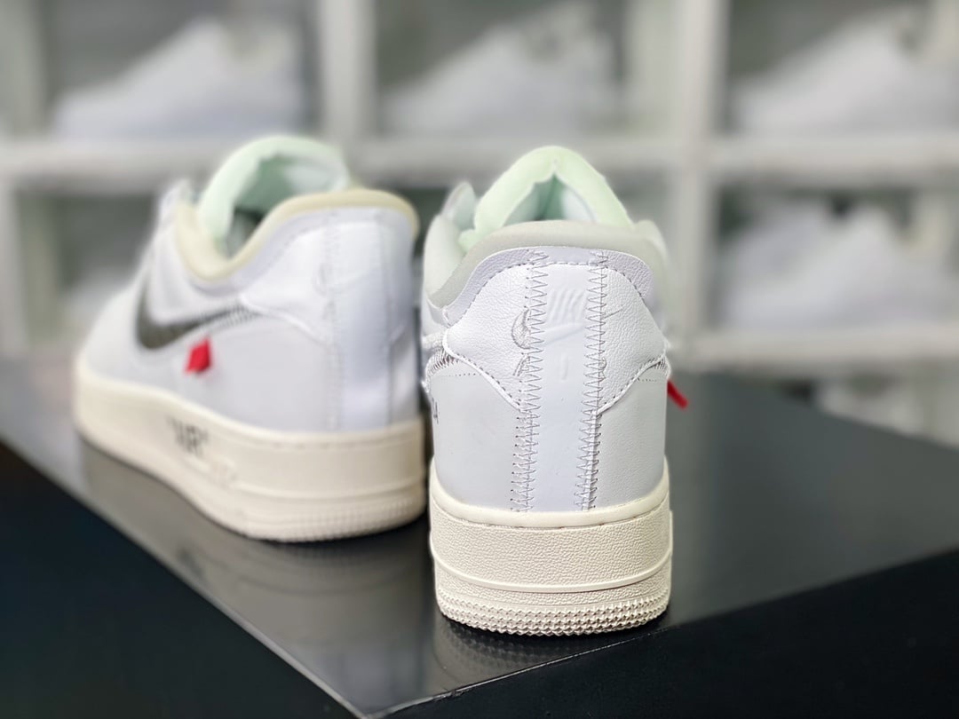 Nike OW Branco com Prata Hook - Vista 4