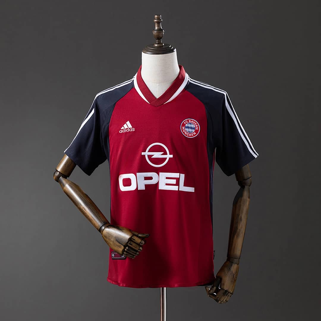 Camisola Principal do Bayern Munich 2001/2002 (Retro)