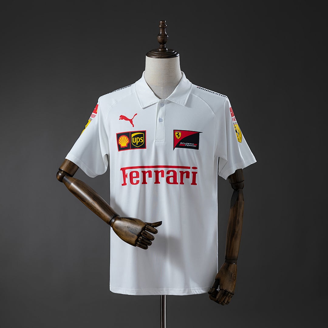 Polo Ferrari F1 Branco 2025 - Vista 1