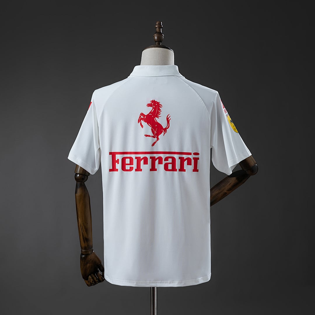 Polo Ferrari F1 Branco 2025 - Vista 2