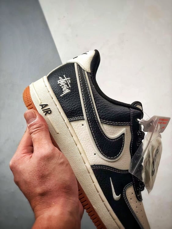 Stussy x Air Force 1 Low Branco e Preto - Vista 2