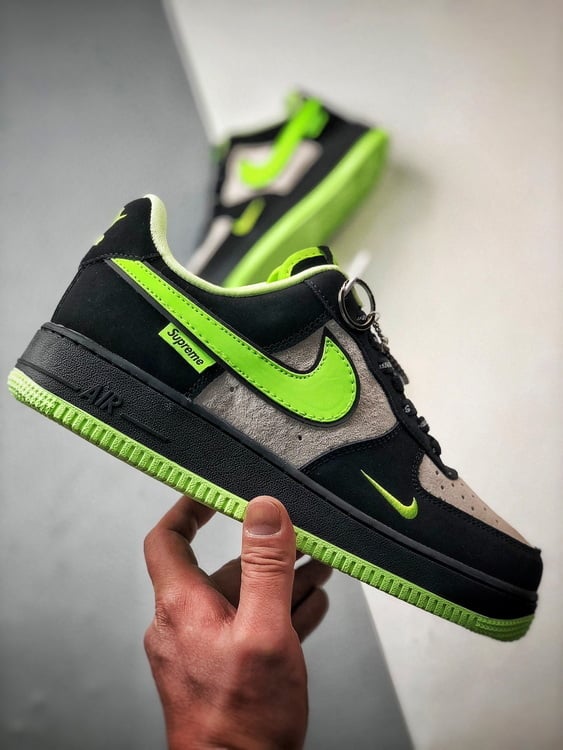 Supreme x Air Force 1 Low Cinzento Preto e Verde - Vista 7