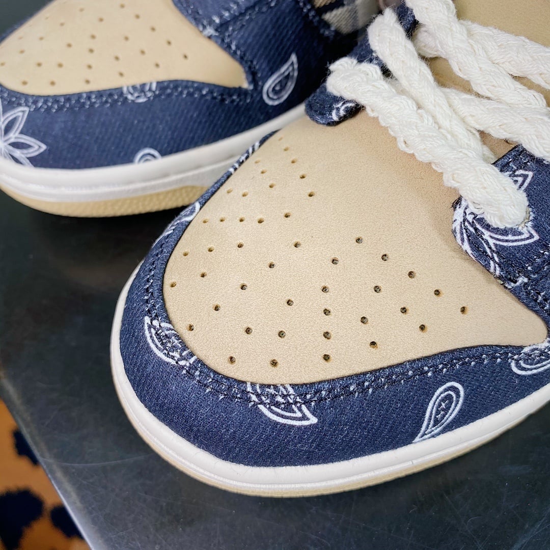 NK Dunk Low TS Colab Cashew Preto, Branco e Terra - Vista 5