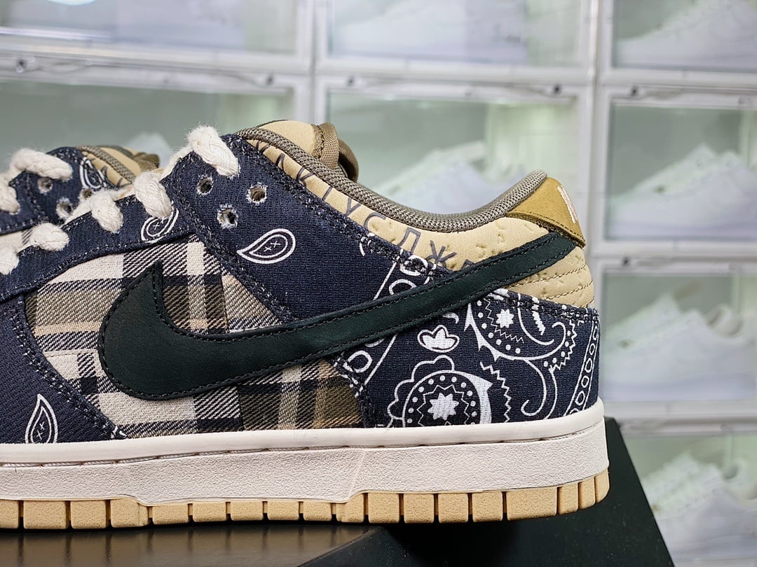 NK Dunk Low TS Colab Cashew Preto, Branco e Terra - Vista 9