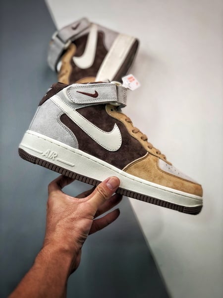 Travis Scott x Air Jordan 1 Low Low Invertido TS Colaboracao 553560-061 - Vista 2