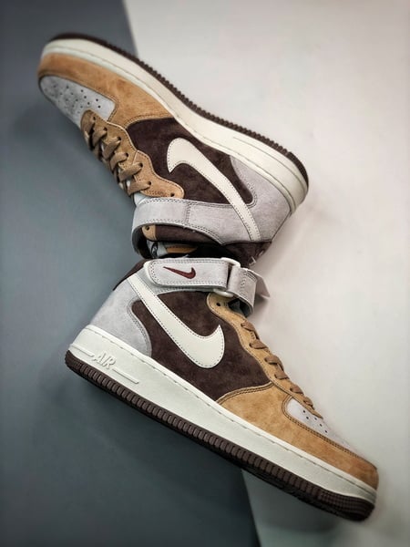 Travis Scott x Air Jordan 1 Low Low Invertido TS Colaboracao 553560-061 - Vista 5