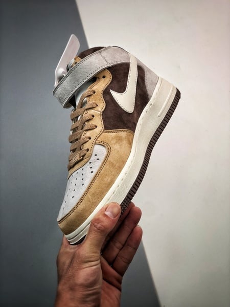 Travis Scott x Air Jordan 1 Low Low Invertido TS Colaboracao 553560-061 - Vista 7