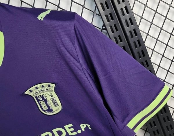 Camisola SC Braga III 2025/26 Roxo - Vista 3