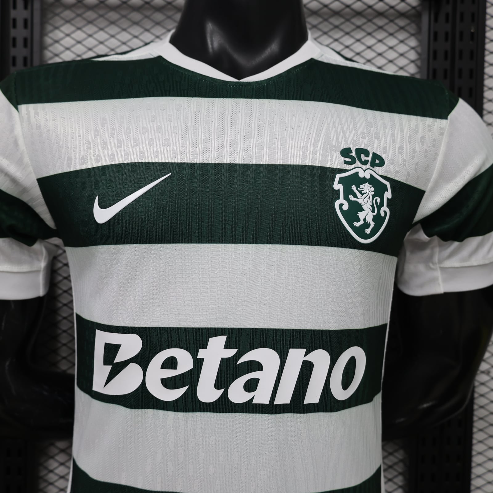 Camisola Sporting CP 2026/2027 Principal Versão Jogador - Vista 2