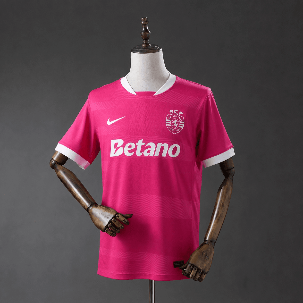 Camisola leão rosa e branca 2026/27 concept - Vista 1