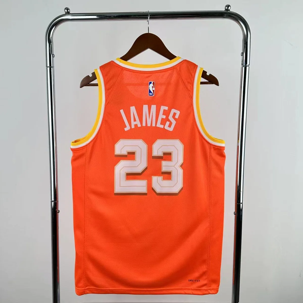 Camisola NBA Cleveland Cavaliers City Edition 2025/26 - LeBron James #23 - Vista 1