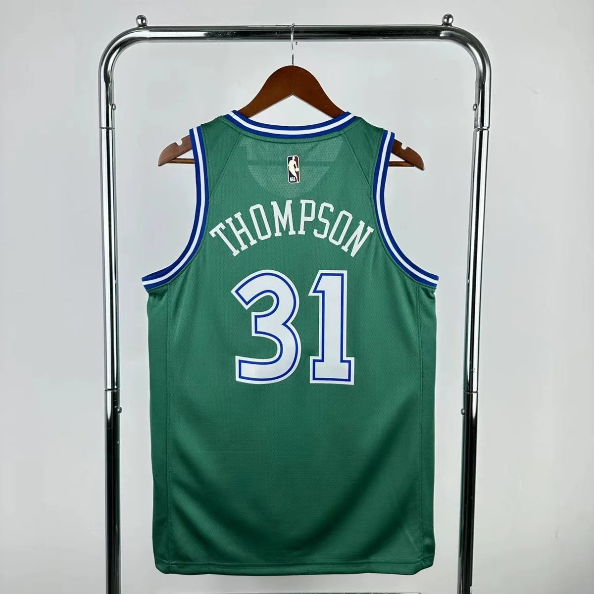 Camisola NBA Dallas Mavericks Classic Edition Verde 2025/26 - Klay Thompson #31 - Vista 1