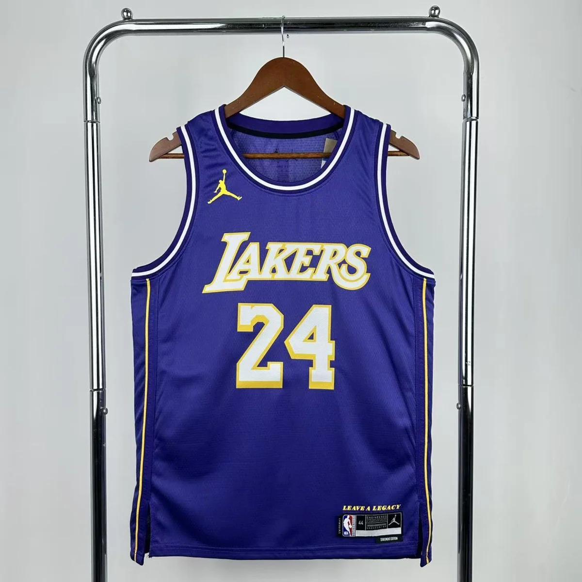 Camisola NBA Los Angeles Lakers Statement Edition 2025/26 - Kobe Bryant #24 - Vista 2