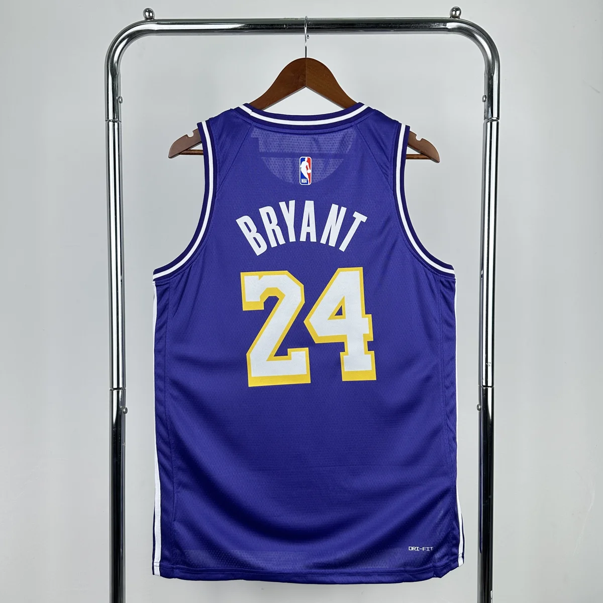 Camisola NBA Los Angeles Lakers Statement Edition 2025/26 - Kobe Bryant #24 - Vista 1