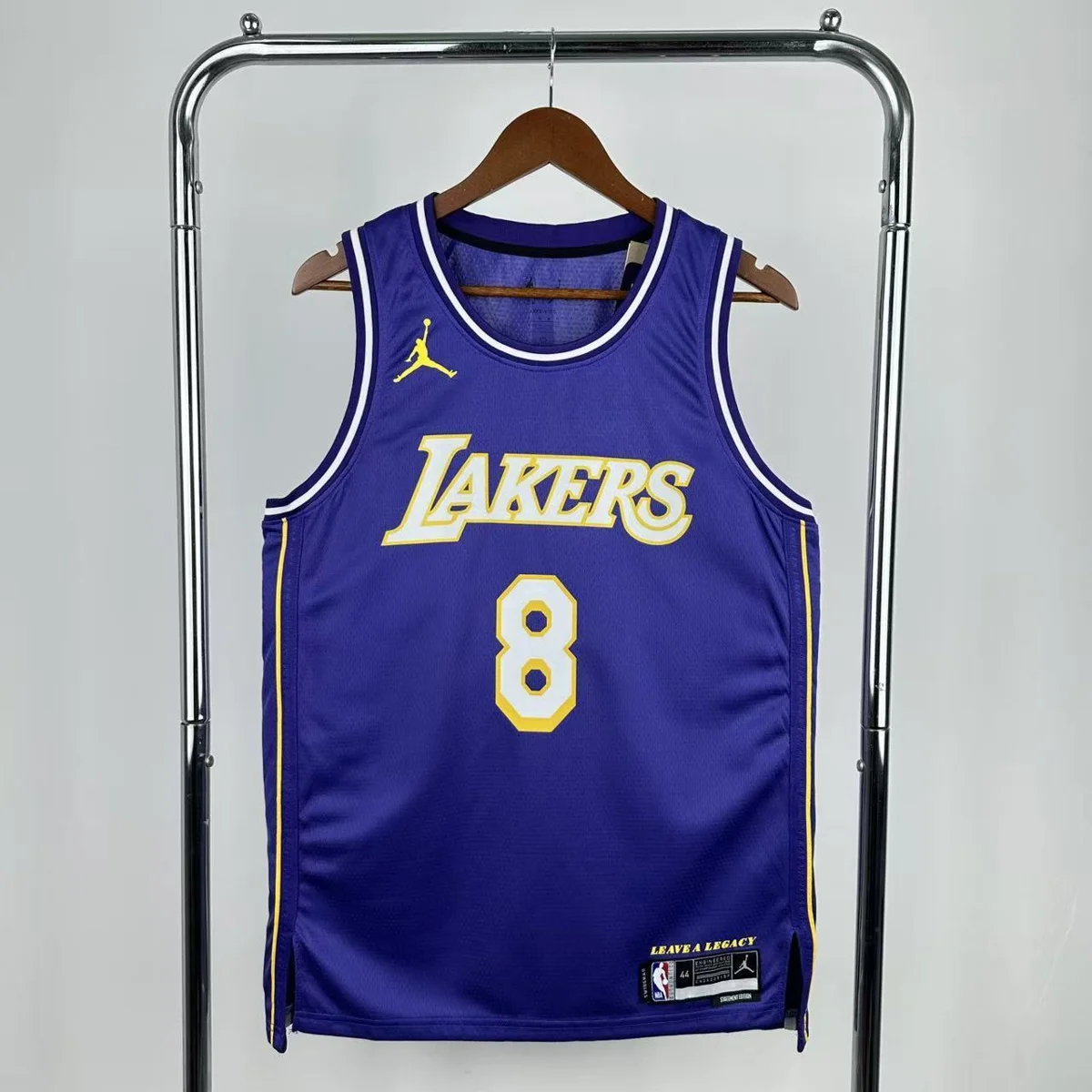 Camisola NBA Los Angeles Lakers Statement Edition 2025/26 - Kobe Bryant #8 - Vista 2