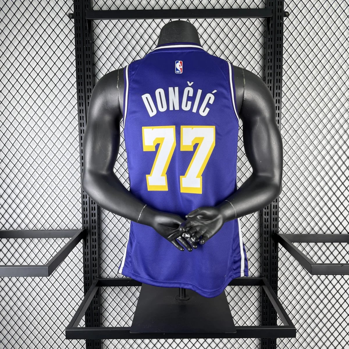 Camisola NBA Los Angeles Lakers Statement Edition 2025/26 - Luka Dončić #77 - Vista 1