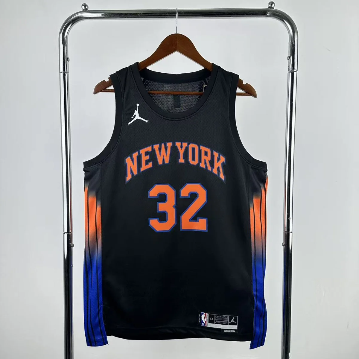 Camisola NBA New York Knicks Statement Edition 2025/26 - Karl-Anthony Towns #32 - Vista 2