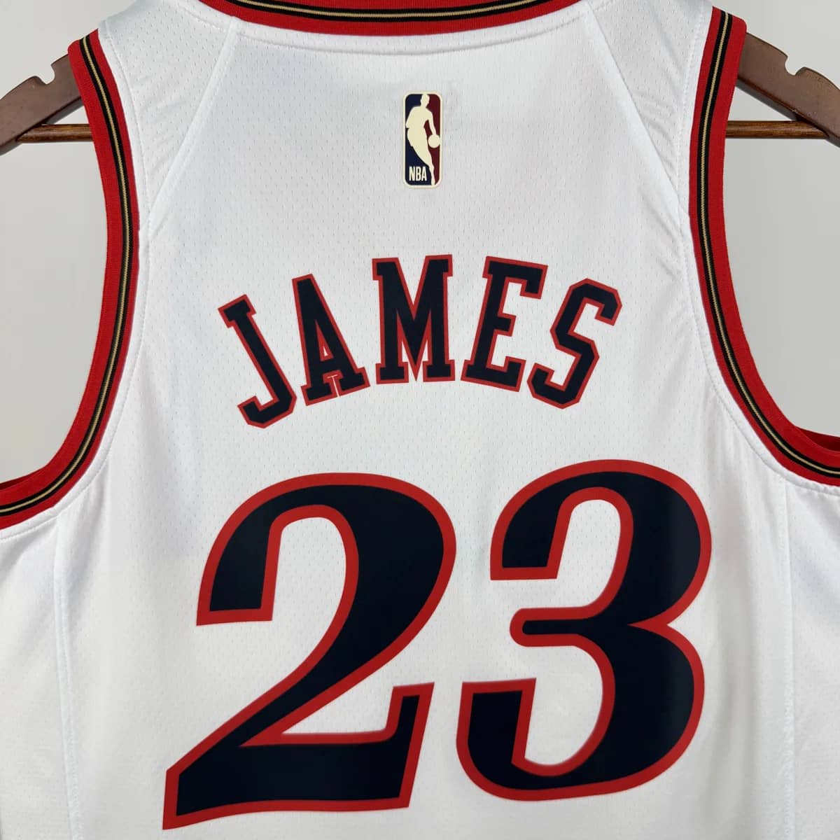 Camisola NBA Philadelphia 76ers Classic Edition Branca 2025/26 - LeBron James #23