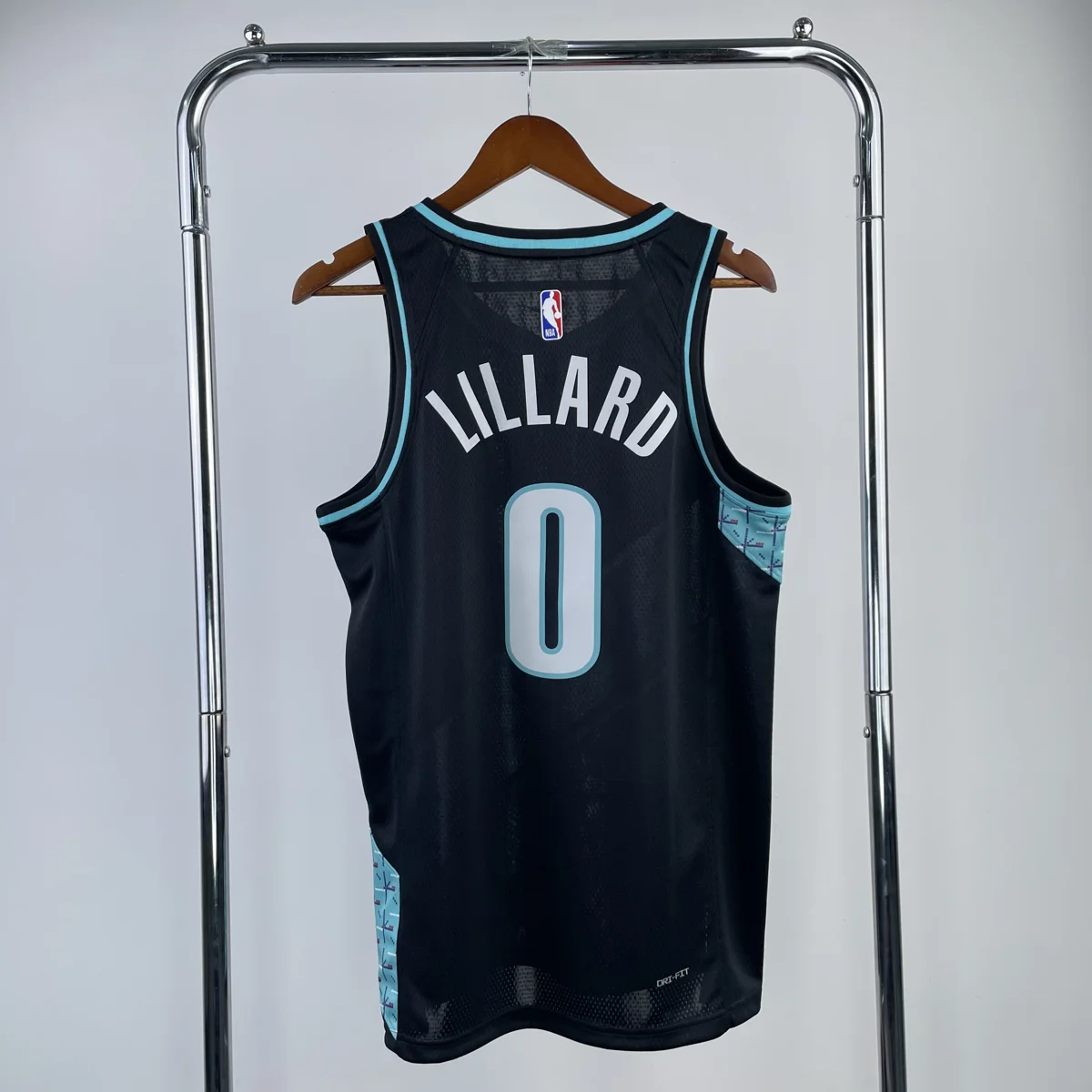 Camisola NBA Portland Trail Blazers City Edition 2025/26 - Damian Lillard #0 - Vista 1