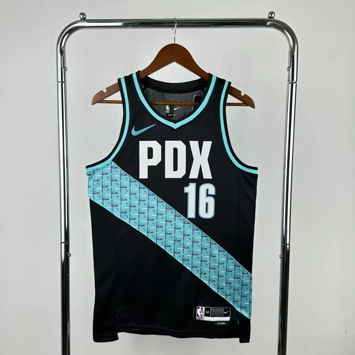 Camisola NBA Portland Trail Blazers City Edition 2025/26 - Yang Hansen #16 - Vista 2