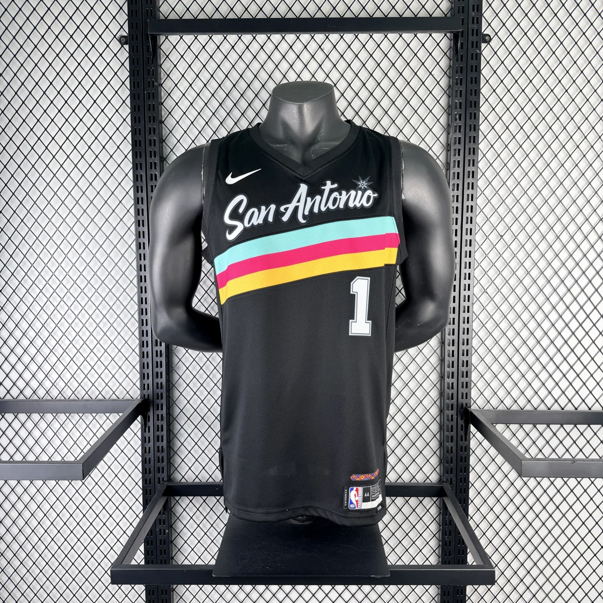 Camisola NBA San Antonio Spurs City Edition 2025/26 - Victor Wembanyama #1 - Vista 3