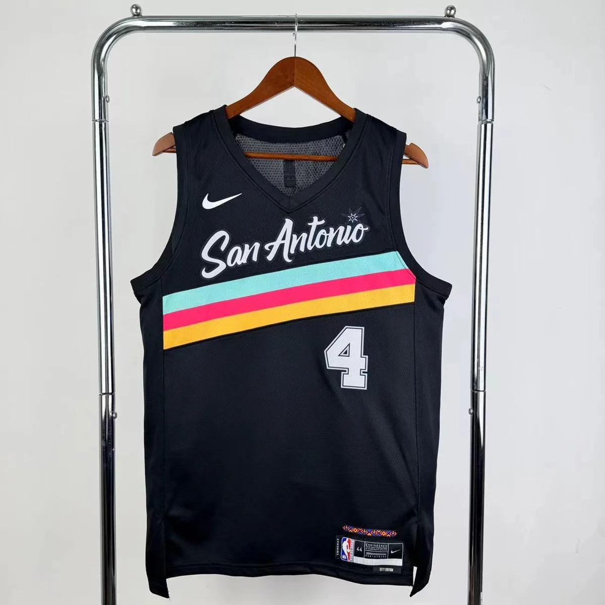 Camisola NBA San Antonio Spurs City Edition 2025/26 - De'Aaron Fox #4 - Vista 3