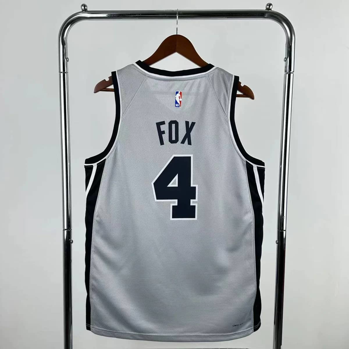 Camisola NBA San Antonio Spurs Statement Edition Cinzenta 2025/26 - De'Aaron Fox #4