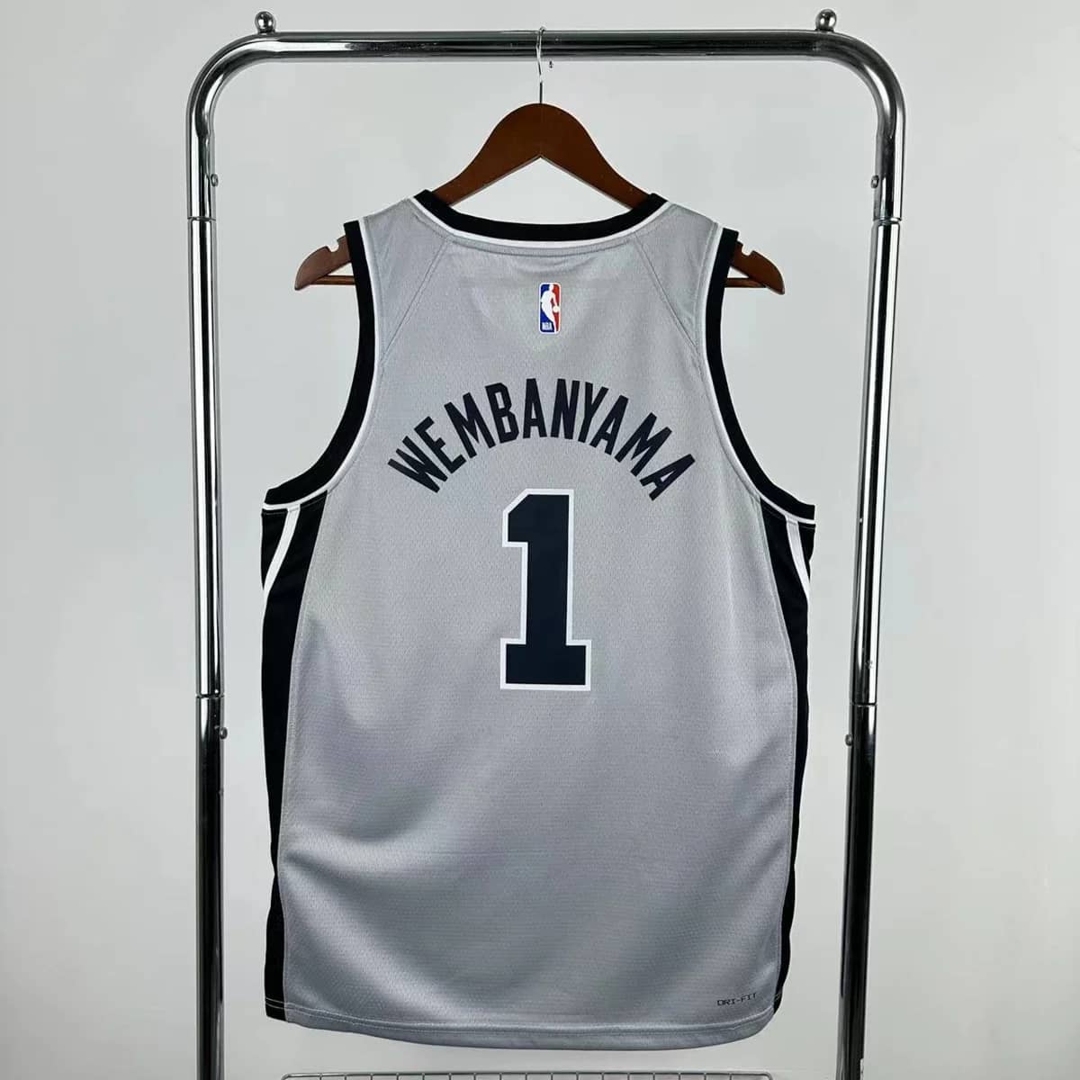 Camisola NBA San Antonio Spurs Statement Edition Cinzenta 2025/26 - Victor Wembanyama #1