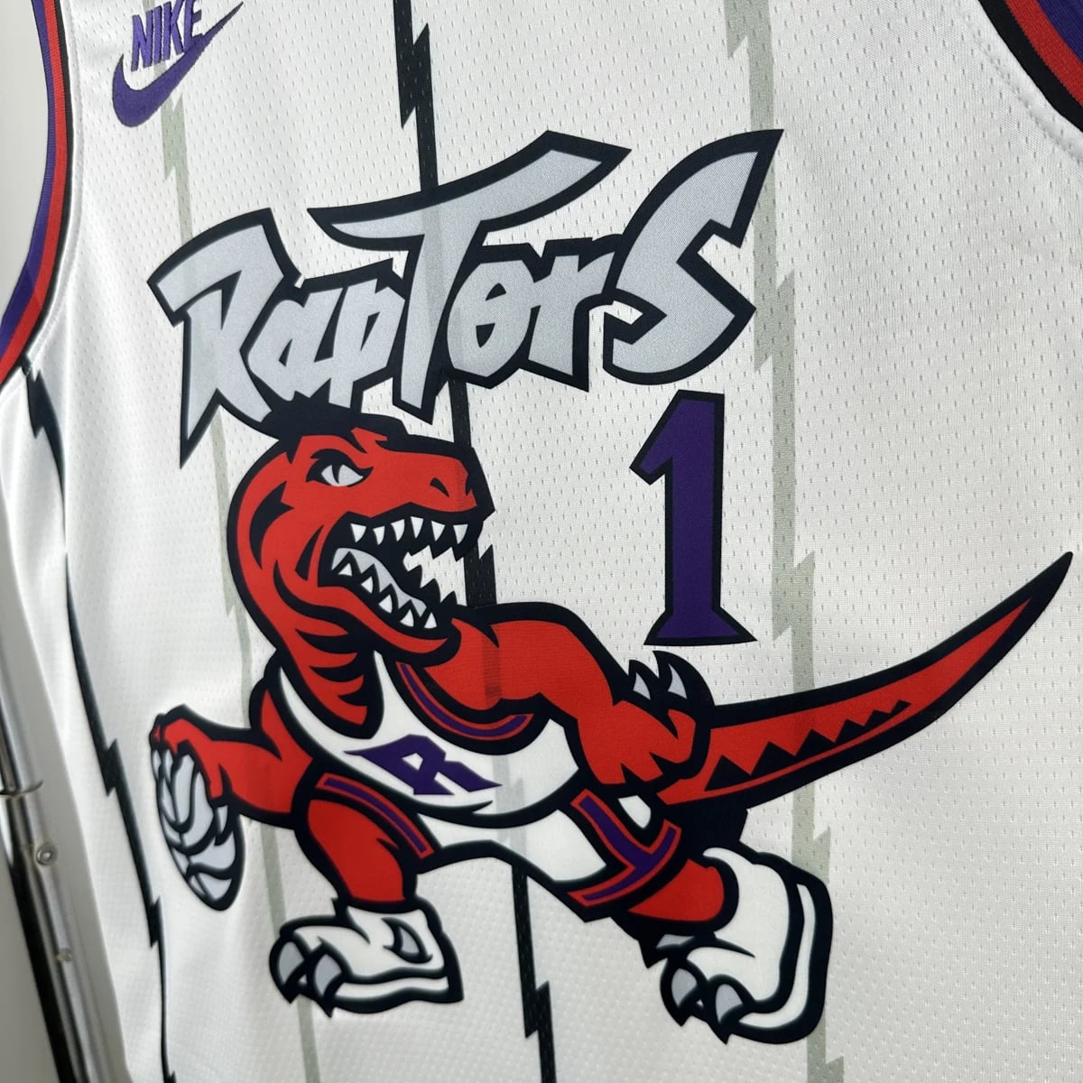 Camisola NBA Toronto Raptors Classic Edition Branca 2025/26 - Tracy McGrady #1 - Vista 3
