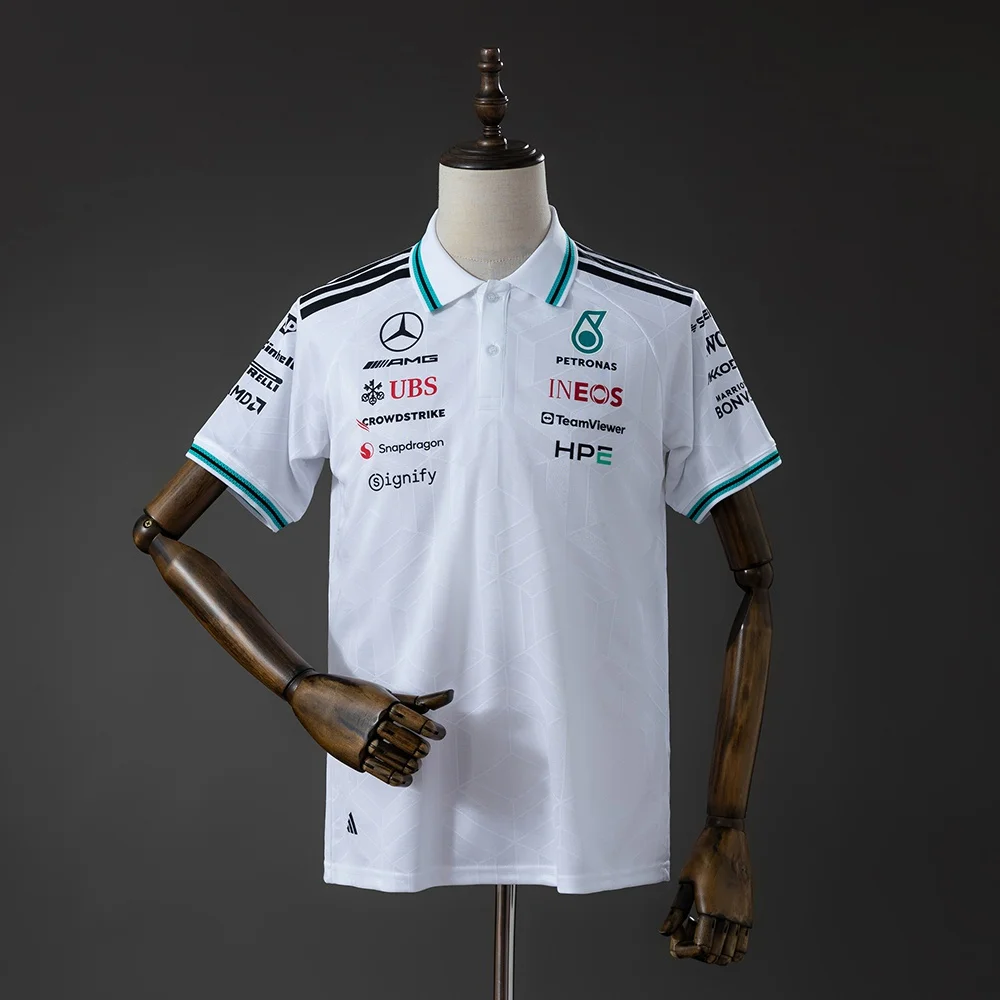 Polo Mercedes-AMG F1 Branco 2026 - Vista 1