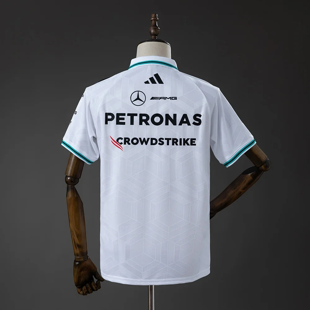 Polo Mercedes-AMG F1 Branco 2026 - Vista 2